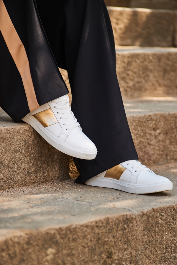 India Gold Side Stripe Detail Leather Trainers