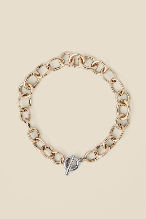 Gold Chunky Contrast Toggle Detail Necklace