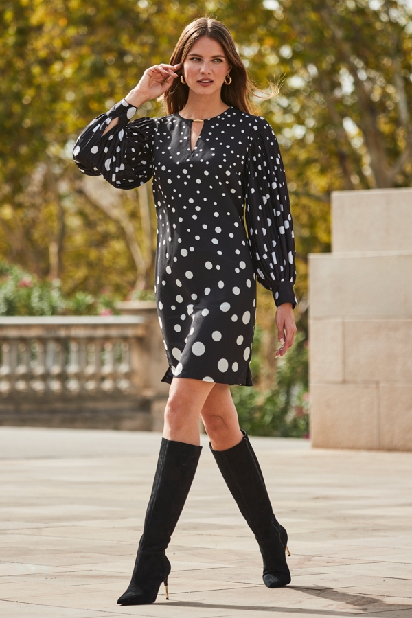 Black & White Spot Print Plisse Sleeve Shift Dress