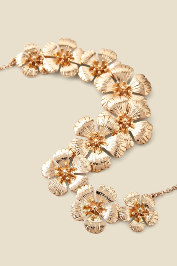 Gold Flower Detail Necklace