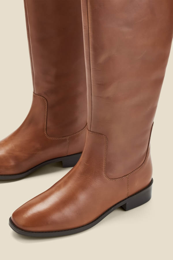 Tan Square Toe Flat Leather Boots