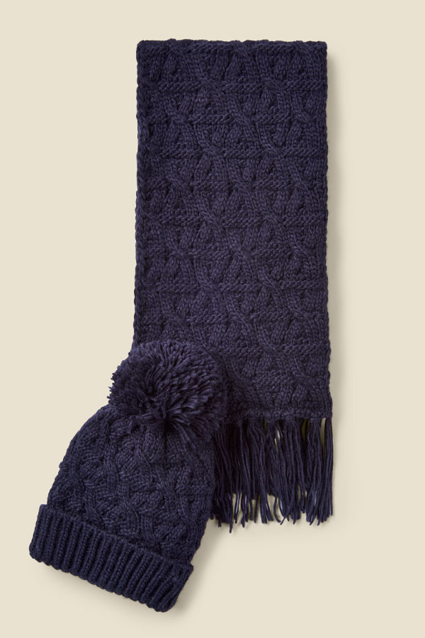Bella Navy Blue Chunky Knitted Scarf
