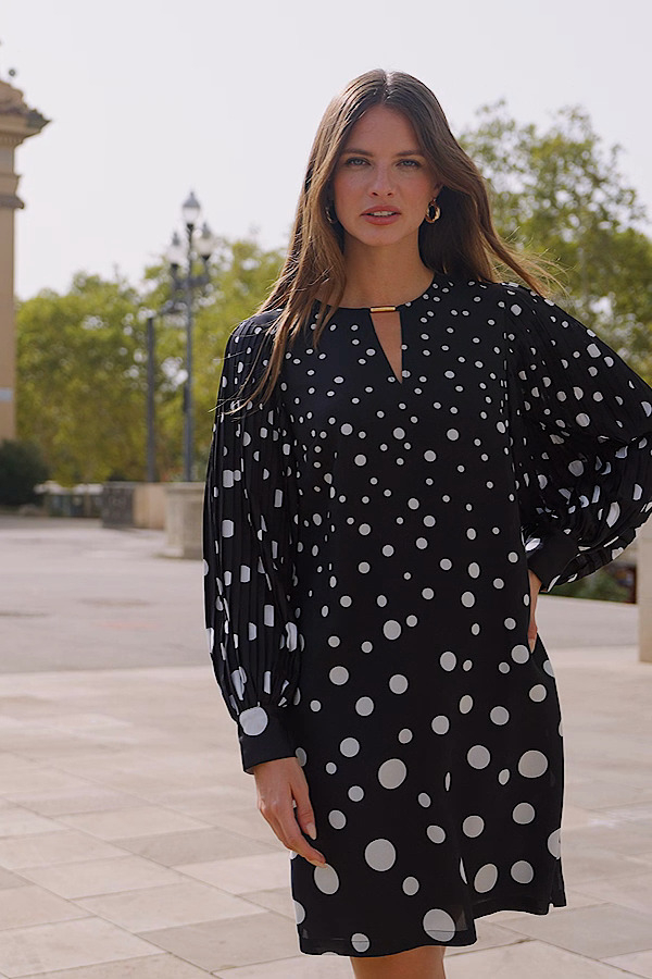 Black & White Spot Print Plisse Sleeve Shift Dress