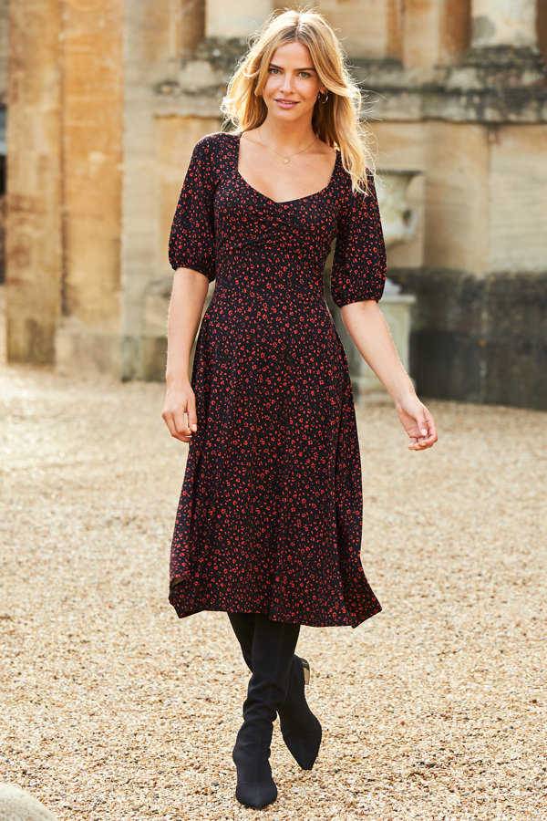 Black & Red Ditsy Print Sweetheart Neckline Midi Jersey Dress