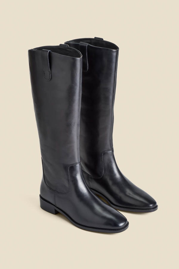 Black Square Toe Flat Leather Boots